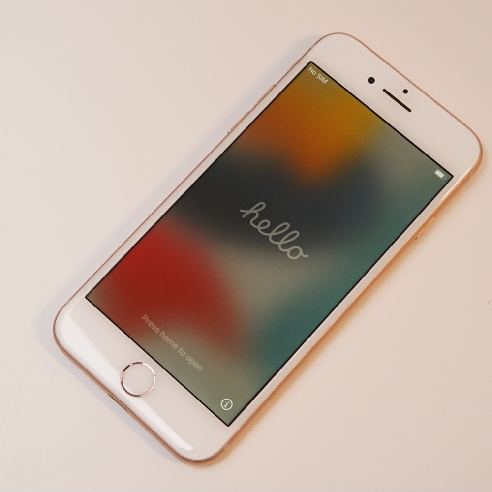 Rose Gold Iphone 8 - 64 GB UNLOCKED battery health 91%